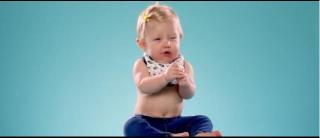 Reacţiile copiilor când gustă, pentru prima oară, lămâie!