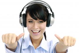 Şi ţie îţi place? Iată care este cel mai frecvent ascultat artist la birou