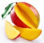 Două fructe de mango, vândute la un preţ RECORD!
