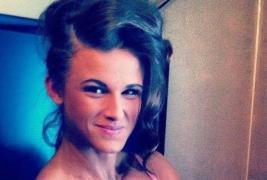 Ea este spaima bărbaţilor. O iau la fugă atunci când o văd în costum de baie