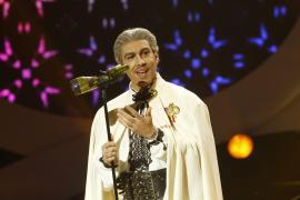 TCDU: Alex Velea a încercat să cânte muzică populară la un… ventilator