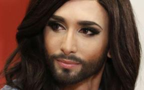 A apărut în toate ipostazele. Acum ies la iveală şi imagini cu Conchita Wurst GOALĂ!