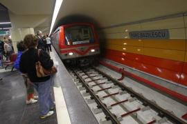 Panică la Piaţa Universităţii! Un bărbat a fost lovit de metrou