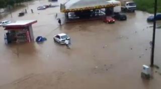 Imagini ale APOCALIPSEI! Un oraş din Balcani, inundat în doar câteva minute