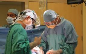 Noi medici arestați în dosarul operațiilor estetice