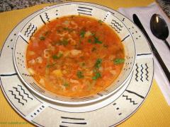 ATENŢIE! Ciorba gătită în casă ne îmbolnăveşte