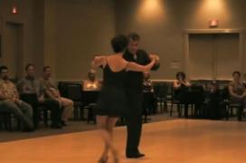 Lecţie de viaţă! Dansează SALSA ca un profesionist, deşi nu are un picior