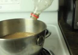 Experiment! Ce se întâmplă dacă fierbi cola?! Vei rămâne uimit