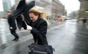 Atenţie! COD GALBEN de vânt puternic în mai multe judeţe din România