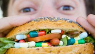 Un român a inventat AMBALAJUL alimentar care ne scapă de E-uri!