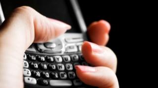 S-a descoperit! Cum poţi afla numărul de telefon al unei persoane care sună cu număr ascuns