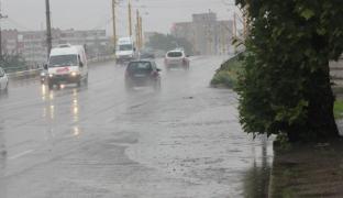 Cod galben peste România. Se întorc furtunile!