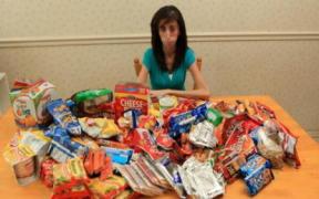 Femeia care trebuie să mănânce  o dată la 20 de minute. Altfel moare