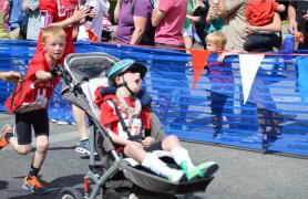 Gestul impresionant al unui băieţel pentru fratele lui bolnav