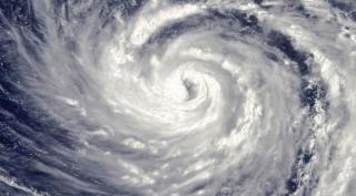 Japonia: ALERTĂ SPECIALĂ în sud pentru taifunul Neoguri: "Există un potenţial enorm de pericol"