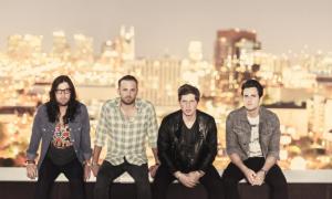 Veste tristă pentru fanii Kings Of Leon! Toboşarul trupei, rănit într-un accident rutier