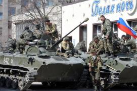 Un convoi de vehicule blindate şi camioane militare ruseşti au intrat în Ucraina