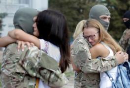 Au murit femei şi copii. Separatiştii proruşi au atacat un convoi de refugiaţi