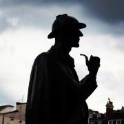 Sherlock Holmes, Peter Pan sau Regina Victoria te POT SUNA! Ai RĂSPUNDE?