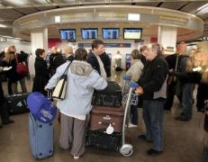 Aproximativ 27 de mii de turişti ruşi sunt blocaţi în străinătate