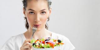 Alimentele care îţi îmbătrânesc pielea