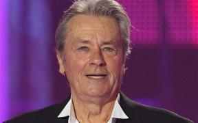 Alain Delon, în stare critică!