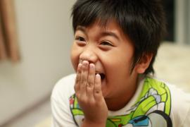 Efectele RÂSULUI asupra ta! Câte calorii arzi când râzi?