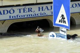 INUNDAŢII GRAVE în Ungaria! Aproximativ 120 de persoane, EVACUATE