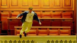 Istoria se repetă! Adrian Sobaru a intrat cu maşina în gardul Guvernului