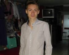 Are 61.000 de FANI pe FACEBOOK la doar 15 ANI! Motivul te va SURPRINDE!