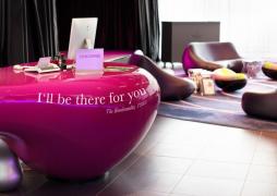 Galerie foto! Primul hotel din Europa cu semnele şi meniul din VERSURI CELEBRE!