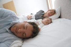 Cât de DES îți schimbi PIJAMAUA? Iată ce PERICOLE implică purtatul îndelungat!