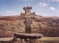 Crucea la răscruce de drumuri, un blestem! Data viitoare să te fereşti