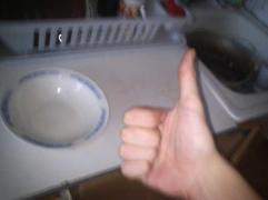 Un român a descoperit METODA prin care poți mânca fără să fii nevoit să speli farfuriile după