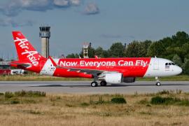 Piloţii avionului AirAsia probabil au efectuat o amerizare, dar aeronava s-a scufundat