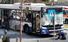 Un palestinian înarmat cu un cuţit a rănit mai multe persoane