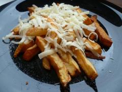 A mâncat CINCI ANI doar CARTOFI PRĂJIŢI cu brânză! O să te şocheze felul în care arată acum