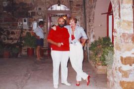 Poveste de viaţă incredibilă! Fosta soţie a lui Demis Roussos locuieşte în România