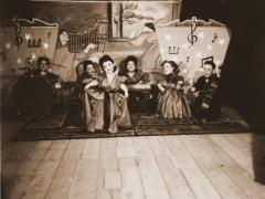 Povestea PITICILOR din Maramureş care au supravieţuit iadului din AUSCHWITZ!