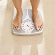 Nu te mai CHINUI! Aceasta este GREUTATEA IDEALĂ în funcţie de vârstă şi înălţime