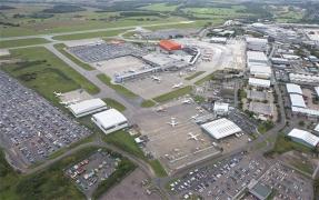 Aeroportul Luton din Londra evacuează terminalul de pasageri în urma unei alarme