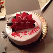 Limba noastră-i o comoară! MESAJUL INCREDIBIL de pe TORT!