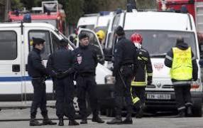 UPDATE! Doi polițiști au fost ATACAȚI într-o regiune pariziană! Există vreo legătură cu tragedia de la Charlie Hebdo?