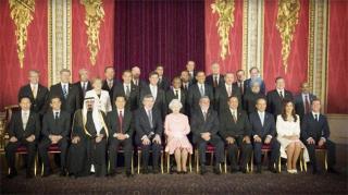 Foto inedit! Cum ar arăta scena politică fără bărbaţi