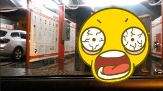 FOTO! Şi-au dus maşina la SPĂLĂTORIA AUTO! Nu le-a venit să creadă când au văzut ce se întâmpla acolo