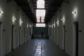 BANC DE COLECŢIE! Gluma INTERZISĂ de comunişti pentru care românii făceau închisoare