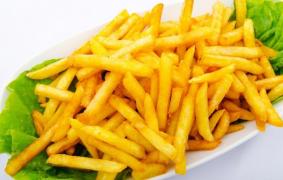 Toată lumea doreşte asta, iar ACUM este posibil! Cum să faci CARTOFI PRĂJIȚI fără să îi prăjești deloc