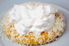 Obişnuieşti să mănânci mămăligă cu brânză şi smântână? Iată ce se întâmplă în organismul tău când faci asta