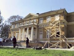 Placă inaugurală dezvelită la Castelul Regal de la Săvârșin
