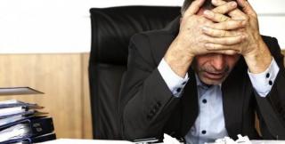 Lucrezi multe ore pe zi? Riscul este din ce în ce mai mare!